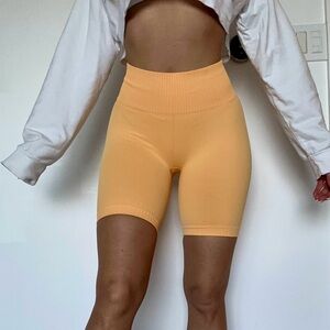 Seamless High-Waist Bike Shorts - Peach